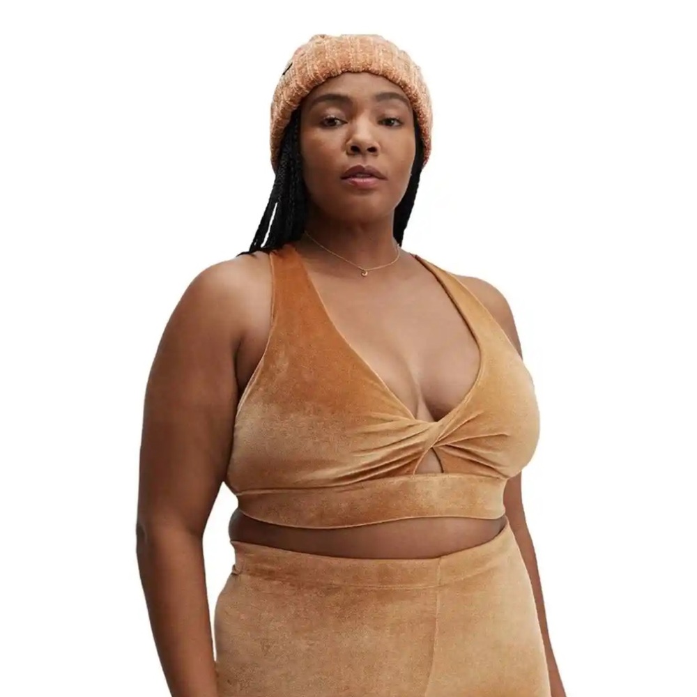 NWOT Fabletics Oasis Twist Velour Sports Bra
